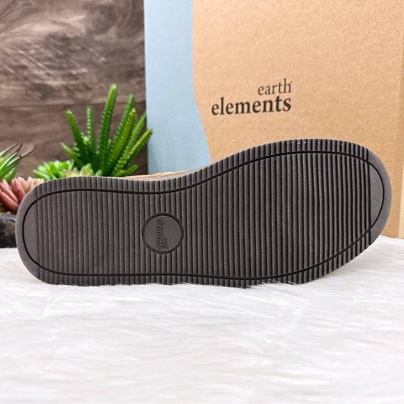 NIB Earth Elements Avens Slip On Chelsea Ankle Bootie Camel Suede 8M 39 - Picture 8 of 13